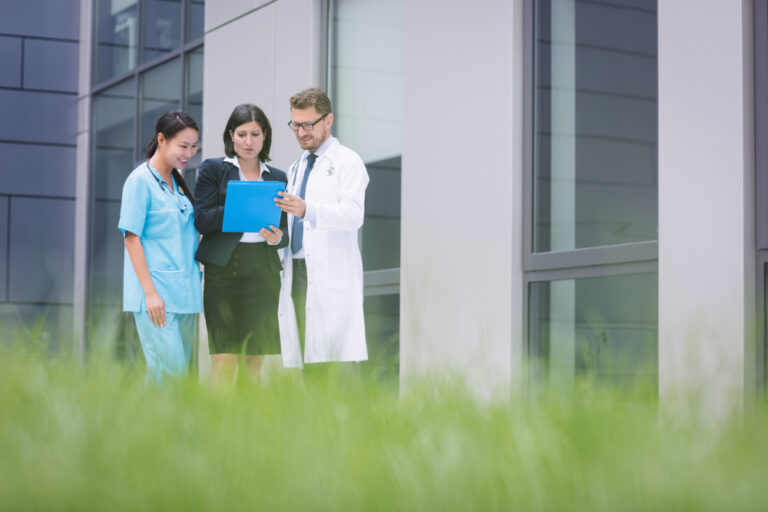 How to Choose the Right Medical University Abroad